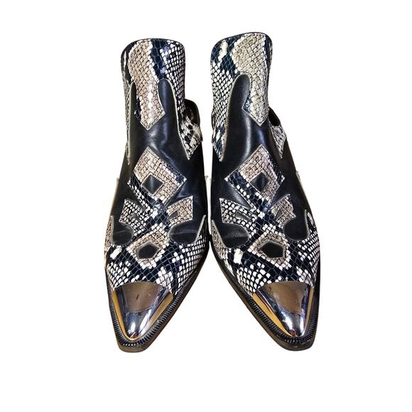 Gianni Bini Maerren Western Snake Print Capped Toe, ankle booties size 6 M - Picture 4 of 8